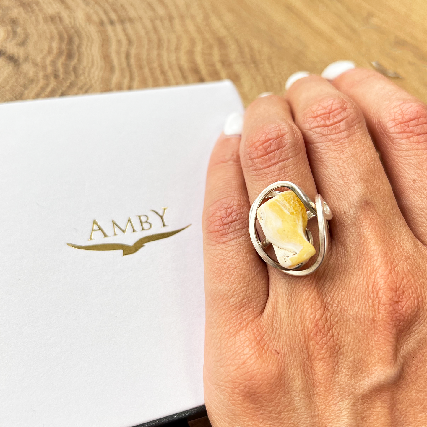 Ring with variegated amber "Colors of Life"